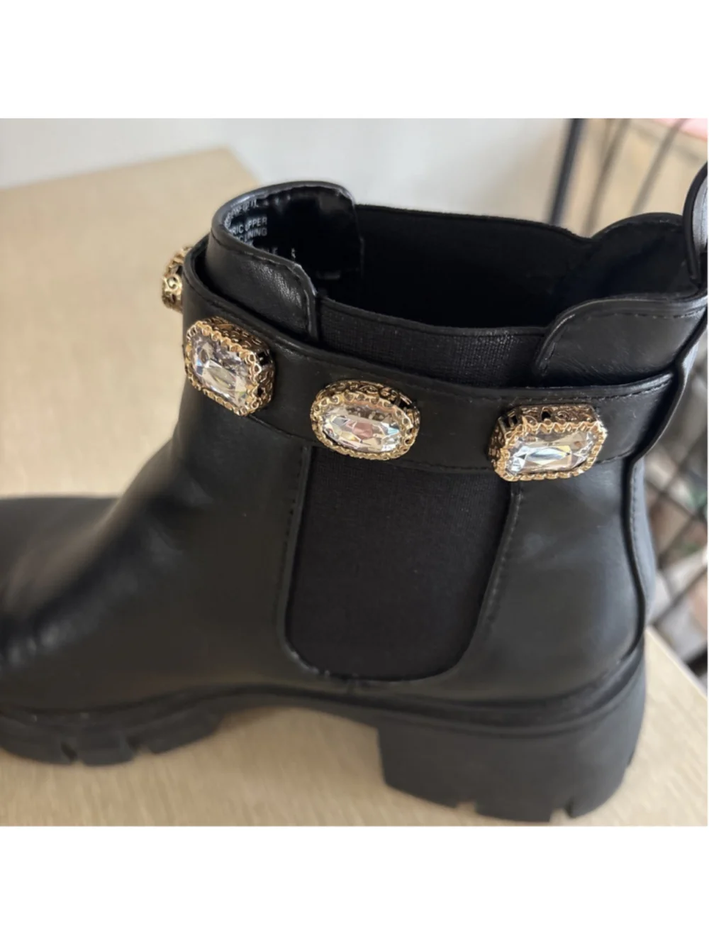 Steve Madden Amulet Ankle Boots Blk Chunky Lug Sole Jeweled Strap 8M (1190)
